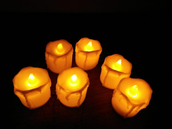 LED Golden Candles Pack of 6 - Image 5